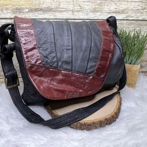 Vintage Black Pebbled Genuine Leather Brown Trim Pleated Purse Shoulder Bag